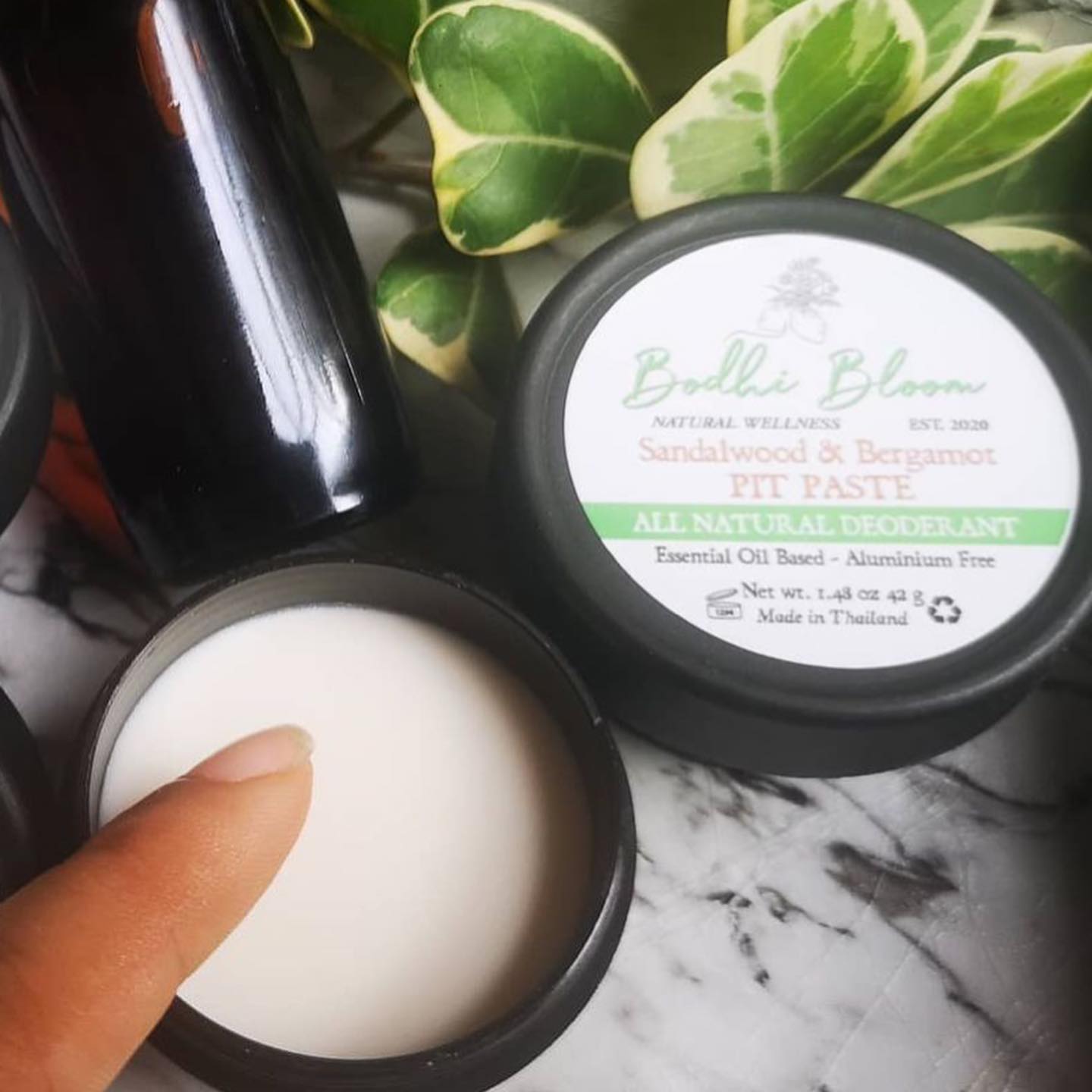 Sandalwood and Bergamot Pit Paste - Image 2